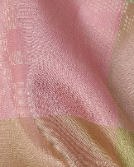 ساري حرير ناعم نقي بمربعات باستيل مع نقشة بالو وردية ونسيج هندسي رقيق، بطول 5.5 متر مع قطعة بلوزة، من أصل هندي - D22677