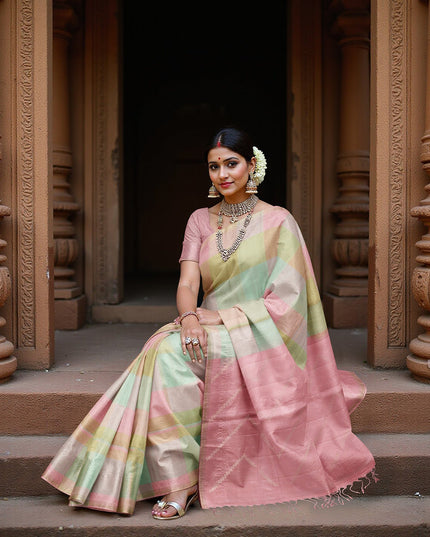 ساري حرير ناعم نقي بمربعات باستيل مع نقشة بالو وردية ونسيج هندسي رقيق، بطول 5.5 متر مع قطعة بلوزة، من أصل هندي - D22677