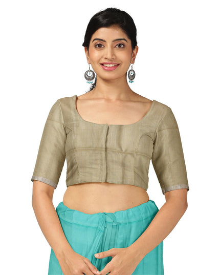 ساري حرير ناعم منسوج بنقشة مربعات رقيقة باللونين الفيروزي والبيج، بطول 5.5 متر مع قطعة بلوزة، من الهند - D22680