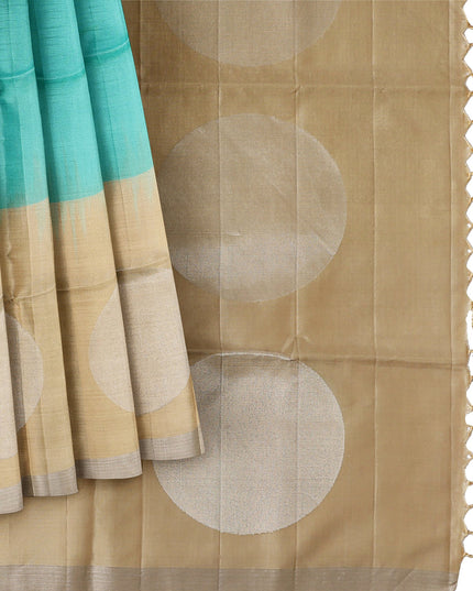 ساري حرير ناعم منسوج بنقشة مربعات رقيقة باللونين الفيروزي والبيج، بطول 5.5 متر مع قطعة بلوزة، من الهند - D22680