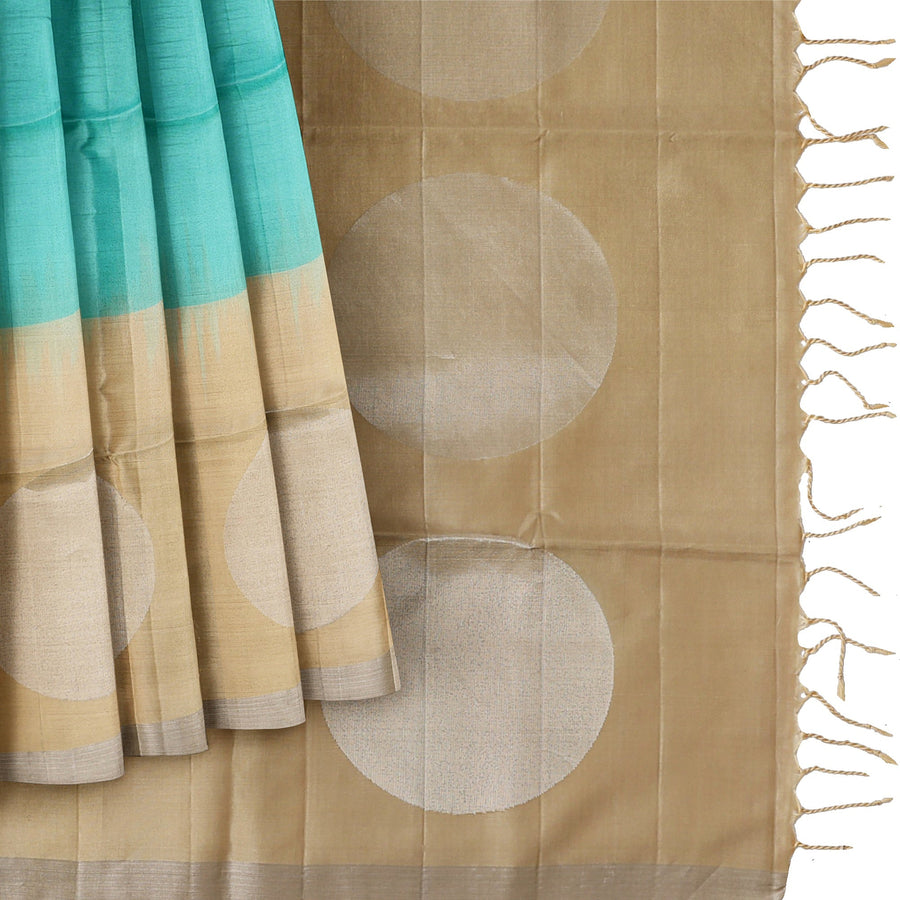 ساري حرير ناعم منسوج بنقشة مربعات رقيقة باللونين الفيروزي والبيج، بطول 5.5 متر مع قطعة بلوزة، من الهند - D22680