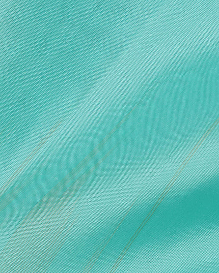 ساري حرير ناعم منسوج بنقشة مربعات رقيقة باللونين الفيروزي والبيج، بطول 5.5 متر مع قطعة بلوزة، من الهند - D22680