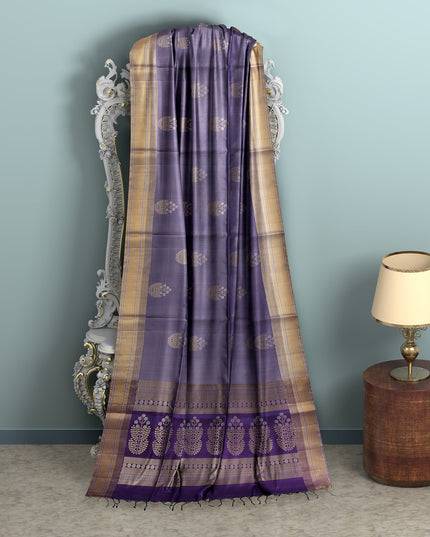 ساري بوتا زهري من الحرير الناعم بلون بنفسجي ذهبي مع حافة متباينة، بطول 5.5 متر مع قطعة بلوزة، من أصل هندي - D22682