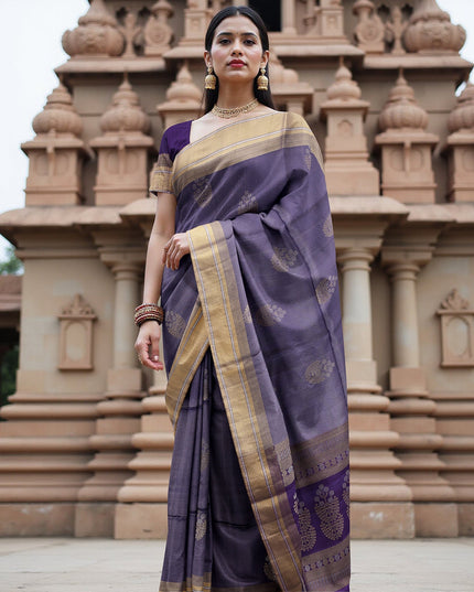 ساري بوتا زهري من الحرير الناعم بلون بنفسجي ذهبي مع حافة متباينة، بطول 5.5 متر مع قطعة بلوزة، من أصل هندي - D22682