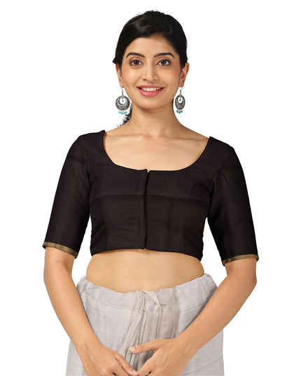 ساري زاري بالو الهندسي ثنائي اللون العاجي والبني، مصنوع من الحرير الخالص الناعم مع حافة ذهبية، بطول 5.5 متر مع قطعة بلوزة، من أصل هندي - D22684