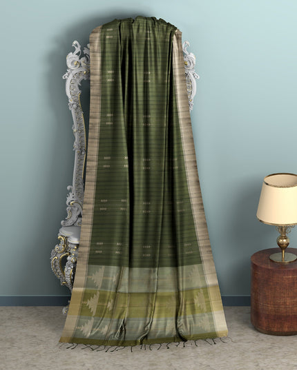Olive Green Soft Silk Saree with Arrow Motifs and Dual-Toned Pallu Design, 5.5 Meters with Blouse Piece, Originating from India-D22690 Regal Fabrics