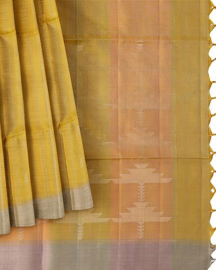 ساري حريري ناعم أصفر دوار الشمس بنسيج مخطط ولون بالو ثنائي اللون، 5.5 متر مع قطعة بلوزة، من أصل هندي - D22691