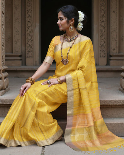 ساري حريري ناعم أصفر دوار الشمس بنسيج مخطط ولون بالو ثنائي اللون، 5.5 متر مع قطعة بلوزة، من أصل هندي - D22691