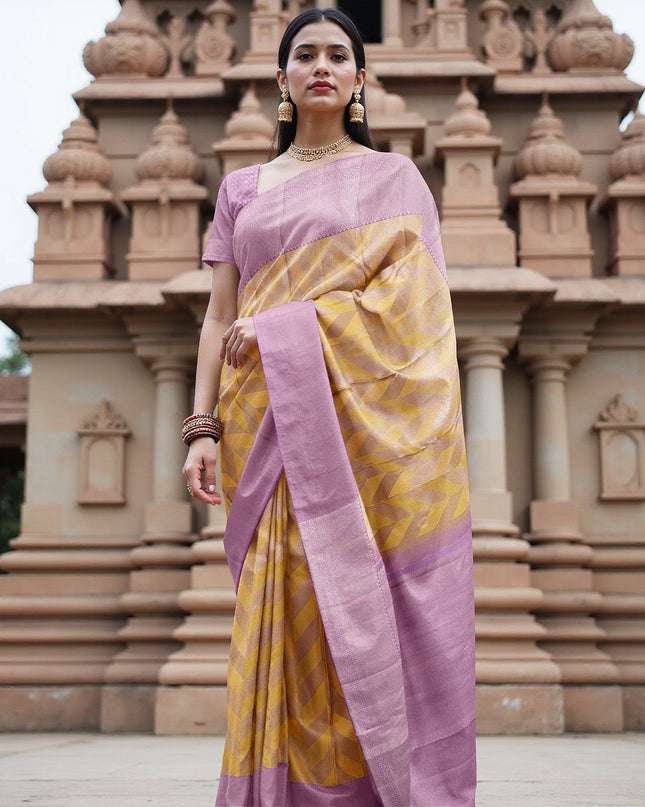 ساري كانجيفارام من الحرير الخالص بلون الخزامى والخردل بتصميم هندسي منسوج يدويًا ونقشة بالو متباينة، بطول 5.5 متر مع قطعة بلوزة، من أصل هندي - D22696