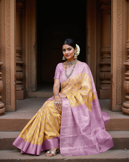 ساري كانجيفارام من الحرير الخالص بلون الخزامى والخردل بتصميم هندسي منسوج يدويًا ونقشة بالو متباينة، بطول 5.5 متر مع قطعة بلوزة، من أصل هندي - D22696