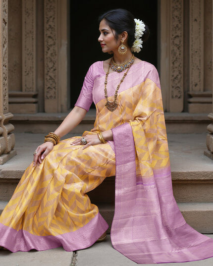 ساري كانجيفارام من الحرير الخالص بلون الخزامى والخردل بتصميم هندسي منسوج يدويًا ونقشة بالو متباينة، بطول 5.5 متر مع قطعة بلوزة، من أصل هندي - D22696