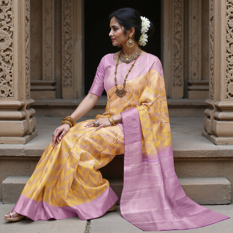 ساري كانجيفارام من الحرير الخالص بلون الخزامى والخردل بتصميم هندسي منسوج يدويًا ونقشة بالو متباينة، بطول 5.5 متر مع قطعة بلوزة، من أصل هندي - D22696