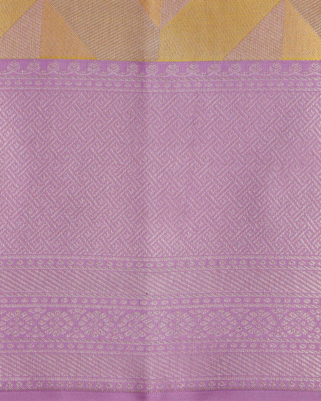 ساري كانجيفارام من الحرير الخالص بلون الخزامى والخردل بتصميم هندسي منسوج يدويًا ونقشة بالو متباينة، بطول 5.5 متر مع قطعة بلوزة، من أصل هندي - D22696