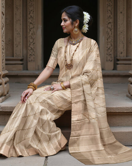 ساري كانجيفارام من الحرير الخالص باللون البيج بتصميم هندسي قطري منسوج يدويًا ولمسات زاري رقيقة، بطول 5.5 متر مع قطعة بلوزة، من أصل هندي - D22700