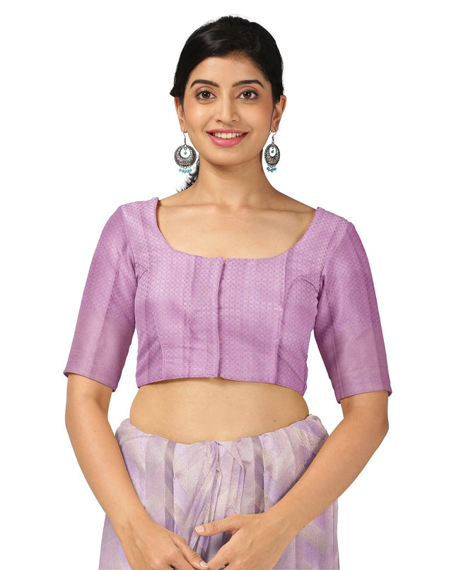 ساري كانجيفارام من الحرير الخالص بلون اللافندر، مع لوحة شيفرون هندسية منسوجة يدويًا وحواف متباينة، بطول 5.5 متر مع قطعة بلوزة، من أصل هندي - D22704