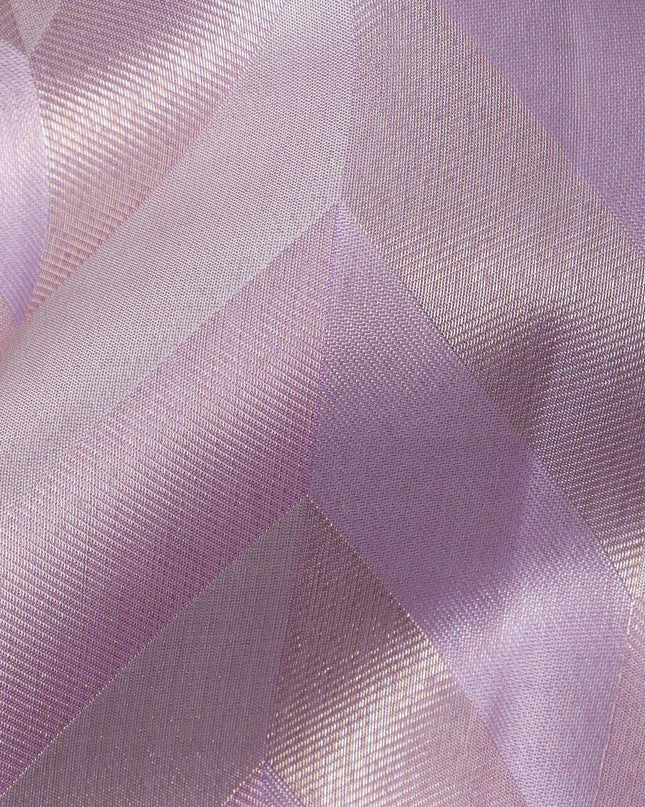 ساري كانجيفارام من الحرير الخالص بلون اللافندر، مع لوحة شيفرون هندسية منسوجة يدويًا وحواف متباينة، بطول 5.5 متر مع قطعة بلوزة، من أصل هندي - D22704