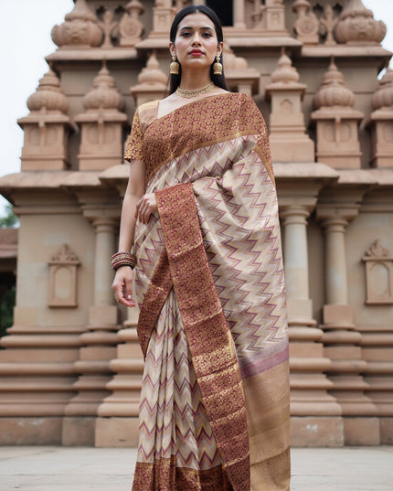 ساري كانجيفارام من الحرير الخالص باللون الوردي والأحمر الداكن بتصميم متعرج هندسي منسوج يدويًا وحواف زاري زهرية غنية، بطول 5.5 متر مع قطعة بلوزة، من أصل هندي - D22718