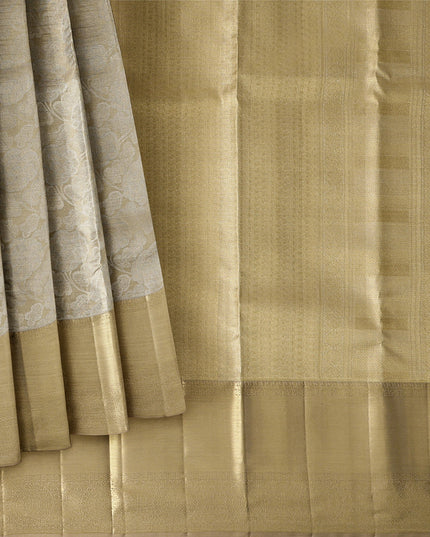 ساري كانجيفارام من الحرير الخالص، منسوج بنقشة زهور باللون البيج الذهبي، مع لوحة متباينة، بطول 5.5 متر مع قطعة بلوزة، منسوج يدويًا من الهند - D22726