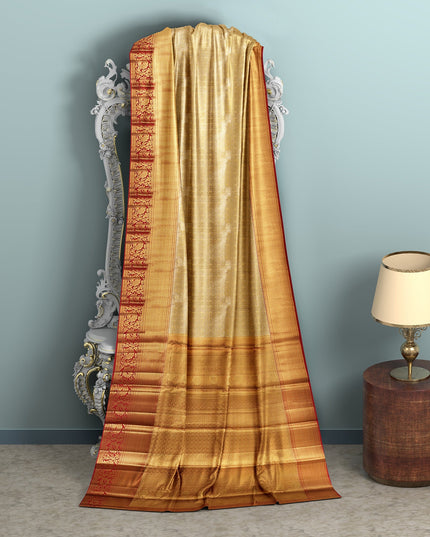 ساري كانجيفارام حريري نقي من قماش زاري مزخرف بنقشة زهور باللون البيج الذهبي مع حافة معبد حمراء، بطول 5.5 متر مع قطعة بلوزة، منسوج يدويًا من الهند - D22729