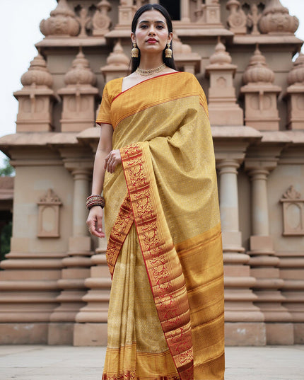 ساري كانجيفارام حريري نقي من قماش زاري مزخرف بنقشة زهور باللون البيج الذهبي مع حافة معبد حمراء، بطول 5.5 متر مع قطعة بلوزة، منسوج يدويًا من الهند - D22729