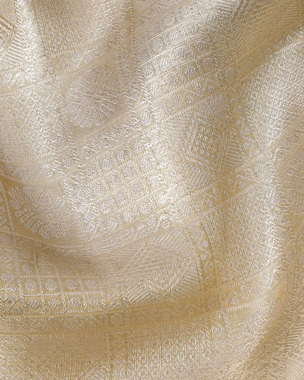 ساري كانجيفارام من الحرير الخالص، منسوج يدويًا من قماش زاري دائري رقيق باللون البيج الذهبي، بطول 5.5 متر مع قطعة بلوزة، من الهند - D22737