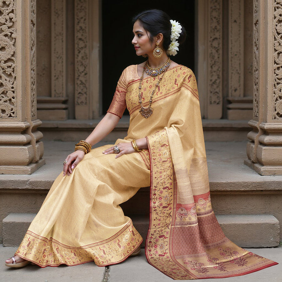 ساري كانجيفارام حريري نقي منسوج بحدود زهرية باللون البيج الذهبي، بطول 5.5 متر مع قطعة بلوزة، منسوج يدويًا من الهند - D22738