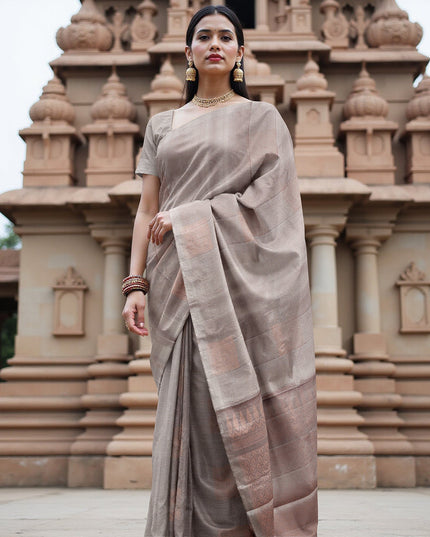 ساري حرير ناعم منقوش بنقشة مربعات نحاسية بلون داستي روز، بطول 5.5 متر مع بلوزة، منسوج يدويًا، من الهند - D22748