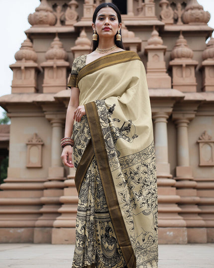 ساري كالامكاري حريري كريمي من بنغالور بنقوش أسطورية مرسومة يدويًا، عرض 110 سم، أصله: سري كالاهاستي، الهند، طوله 5.5 متر مع بلوزة - D22837