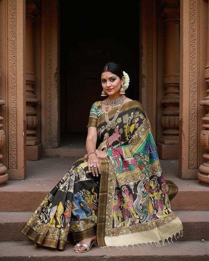 ساري كالامكاري حريري أسود من بنغالور، مزين برسومات أسطورية مرسومة يدويًا، عرض 110 سم، أصله: سري كالاهاستي، الهند، طوله 5.5 متر مع بلوزة - D22838