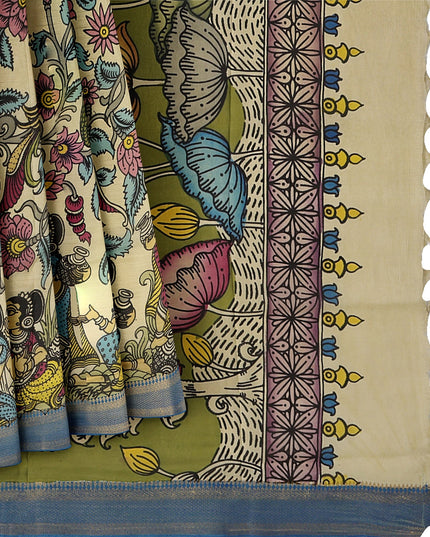 ساري كالامكاري حريري كريمي من بنغالور بزخارف تقليدية مرسومة يدويًا، عرض 110 سم، أصله: سري كالاهاستي، الهند، طوله 5.5 متر مع قطعة بلوزة - D22840