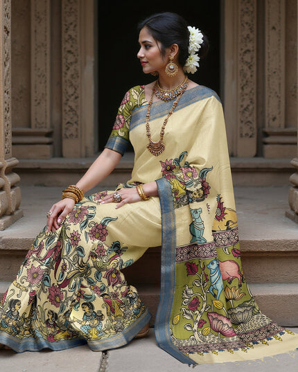 ساري كالامكاري حريري كريمي من بنغالور بزخارف تقليدية مرسومة يدويًا، عرض 110 سم، أصله: سري كالاهاستي، الهند، طوله 5.5 متر مع قطعة بلوزة - D22840