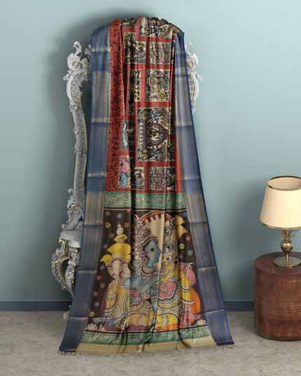 ساري كالامكاري متعدد الألوان من حرير بنغالور مع رسومات أسطورية مرسومة يدويًا، عرض 110 سم، أصله: سري كالاهاستي، الهند، طوله 5.5 متر مع بلوزة - D22843