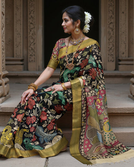 ساري كالامكاري حريري أسود من بنغالور، مزين برسومات أسطورية مرسومة يدويًا، عرض 110 سم، أصله: سري كالاهاستي، الهند، طوله 5.5 متر مع بلوزة - D22847