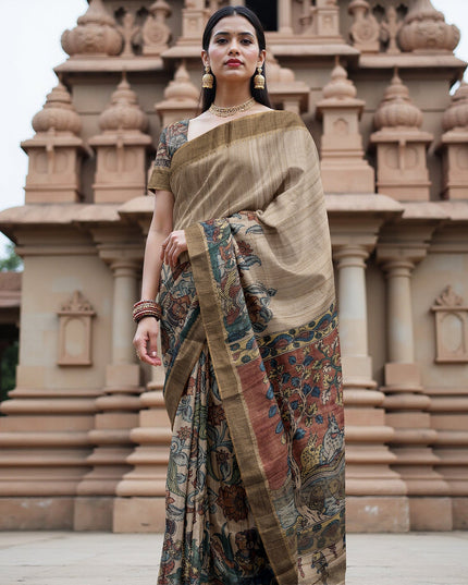 ساري كالامكاري من حرير توسار الطبيعي باللون البيج مع رسومات يدوية لمشاهد أسطورية، عرض 110 سم، أصله: سري كالاهاستي، الهند، طوله 5.5 متر مع بلوزة - D22851