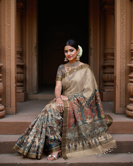 ساري كالامكاري من حرير توسار الطبيعي باللون البيج مع رسومات يدوية لمشاهد أسطورية، عرض 110 سم، أصله: سري كالاهاستي، الهند، طوله 5.5 متر مع بلوزة - D22851