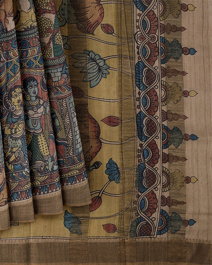 ساري كالامكاري حريري توسار بني ترابي مع زخارف أسطورية مرسومة يدويًا، عرض 110 سم، أصله: سري كالاهاستي، الهند، طوله 5.5 متر مع قطعة بلوزة - D22853