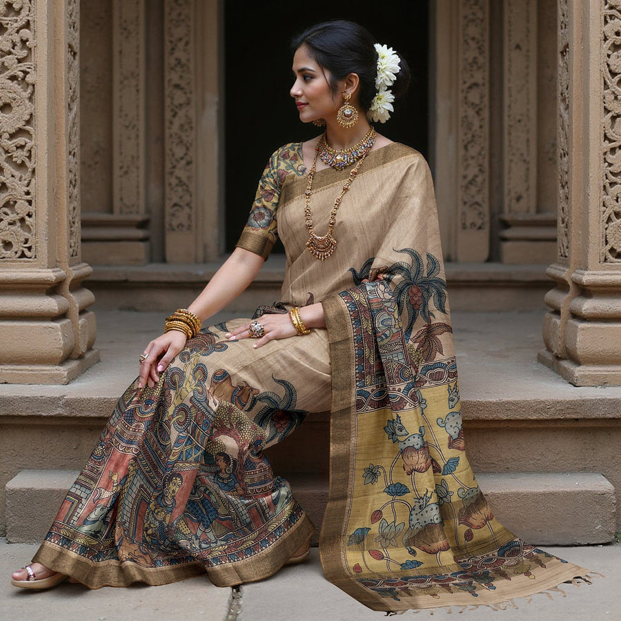 ساري كالامكاري حريري توسار بني ترابي مع زخارف أسطورية مرسومة يدويًا، عرض 110 سم، أصله: سري كالاهاستي، الهند، طوله 5.5 متر مع قطعة بلوزة - D22853