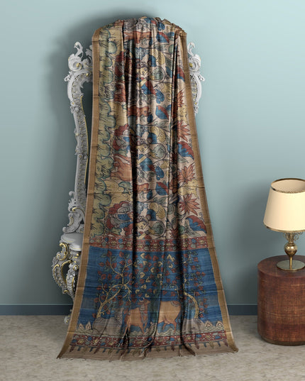 ساري كالامكاري حريري توسار بني زيتوني مع رسومات أسطورية مرسومة يدويًا، عرض 110 سم، أصله: سري كالاهاستي، الهند، طوله 5.5 متر مع قطعة بلوزة - D22856