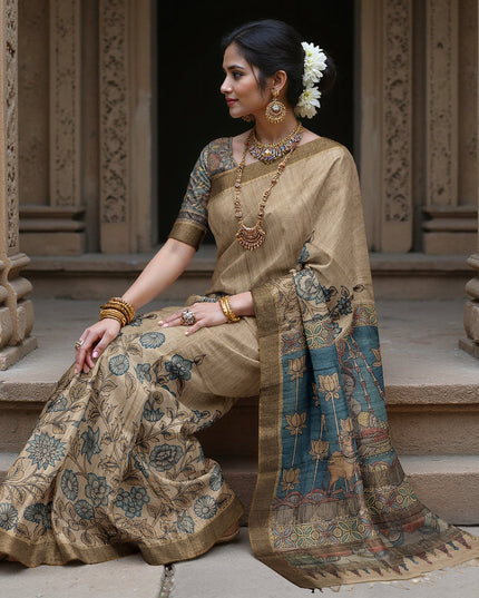 ساري كالامكاري من الحرير التوسار البني الباهت مع رسومات أسطورية مرسومة يدويًا، العرض 110 سم، المنشأ: سري كالاهاستي، الهند، الطول 5.5 متر مع قطعة بلوزة - D22860