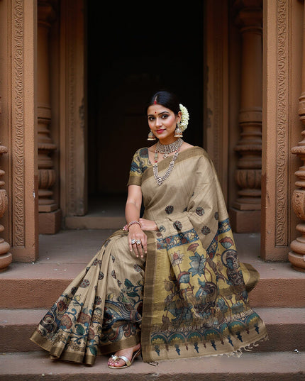 ساري كالامكاري من حرير توسار بني فاتح مزين برسومات أسطورية مرسومة يدويًا، عرض 110 سم، أصله: سري كالاهاستي، الهند، طوله 5.5 متر مع بلوزة - D22861