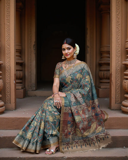 ساري كالامكاري من الحرير التوسار الأزرق الباهت مع رسومات أسطورية مرسومة يدويًا، عرض 110 سم، أصله: سري كالاهاستي، الهند، طوله 5.5 متر مع بلوزة - D22862