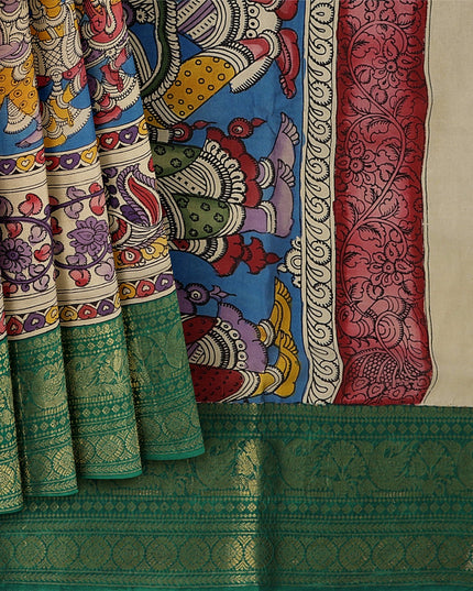 ساري كالامكاري أزرق ملكي شبه حريري، مزين بزخارف أسطورية مرسومة يدويًا، عرض 110 سم، أصله: سري كالاهاستي، الهند، طوله 5.5 متر مع بلوزة - D22863