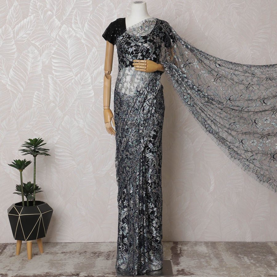 ساري دانتيل شانتيلي فرنسي متعدد الألوان من ميدنايت جاردن مع زخارف حجرية، عرض 110 سم - قطعة 5.5 متر-D18842