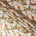 قماش الساتان الحريري الخالص Vanilla Blossom - طباعة نباتية غنية، جودة إيطالية رائعة، عرض 140 سم -D18703