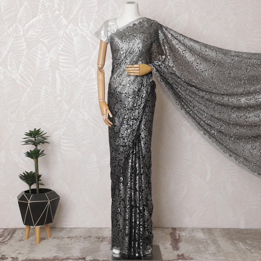 ساري دانتيل شانتيلي فرنسي معدني لامع مع أعمال حجرية - عرض 110 سم، طول 5.5 متر - D18811