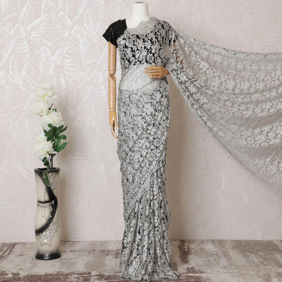 ساري من الدانتيل الفرنسي شانتيلي بدرجتين من اللون البيج والأسود الفاخر بتصميم زهور -D16326