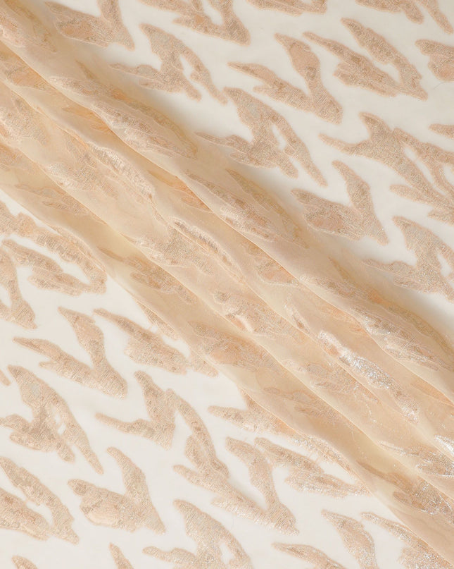 قماش شيفون من الحرير الخالص الخوخي بنفس اللون ولوريكس معدني ذهبي بتصميم تجريدي-D16879