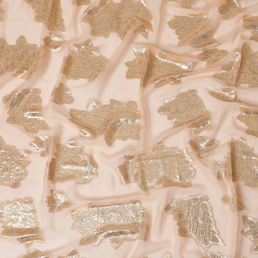 قماش شيفون صناعي خوخي مع لوريكس معدني ذهبي مع عمل حجري بتصميم زهور - 17361 (2 متر)