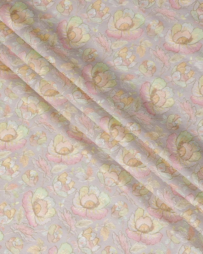 قماش مخلوط من حرير التوسار الفاخر باللون الرمادي السحابي مع تطريز متعدد الألوان بتصميم الأزهار-D15794