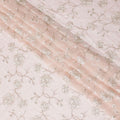 قماش جورجيت صناعي بلون السلمون الخوخي الفاتح بنفس اللون والتطريز الذهبي بتصميم الأزهار-D15821